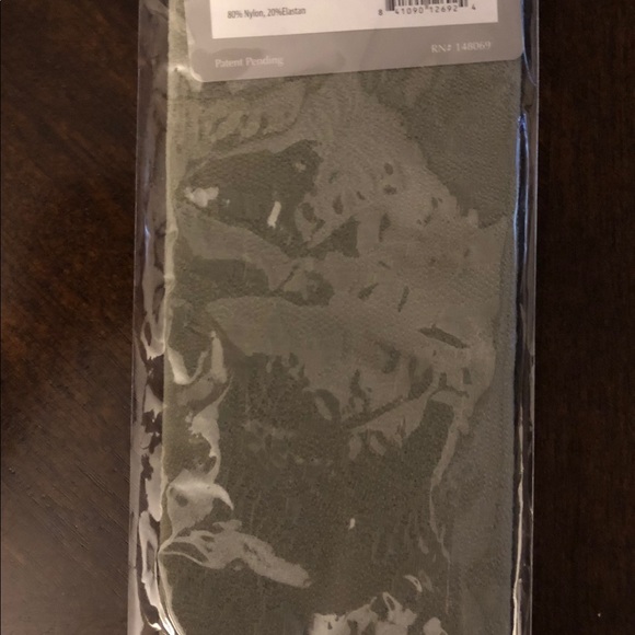 New in Package Tavi Noir Lace Trouser Socks - Picture 3 of 3